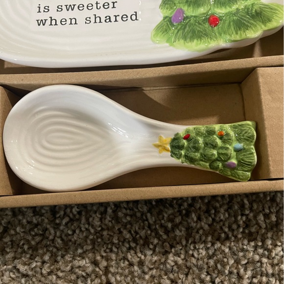 Festive Christmas Tree Serving Set - Picture 7 of 9